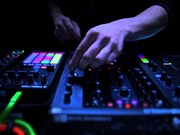 Contratação de DJ para Eventos em Indianópolis